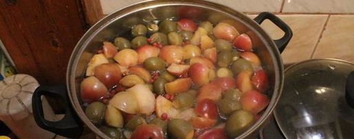 Шаг 3: компота из яблок, фейхоа и облипихи