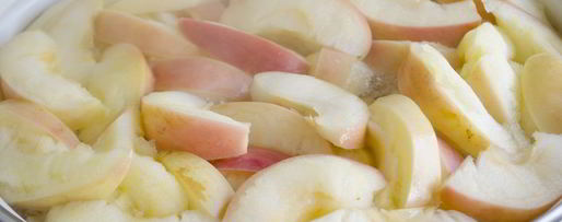 Шаг 3: компота из яблок и алычи