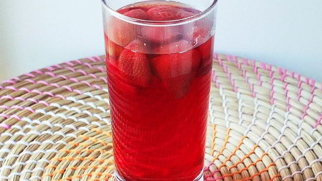 Рецепт Компота из замороженной клубники и ежевики