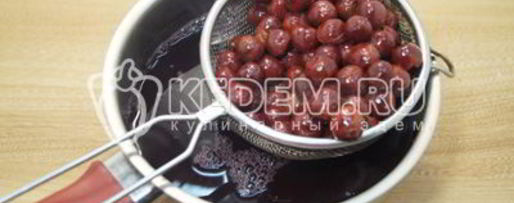 Шаг 6: компота из замороженной вишни
