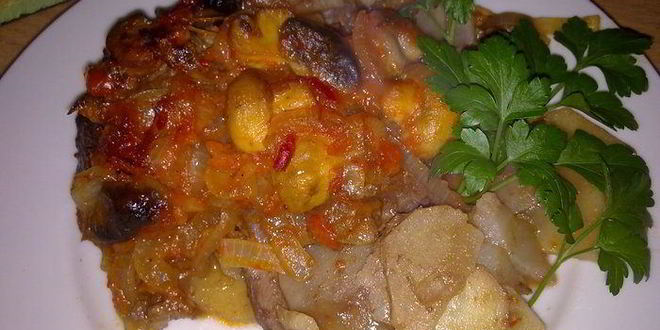 Рецепт баранины, запеченой под острым соусом из лечо