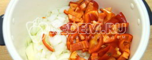 Шаг 2: лечо из кабачков в мультиварке