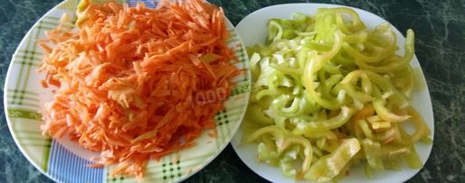 Шаг 2: лечо из огурцов и болгарского перца на зиму