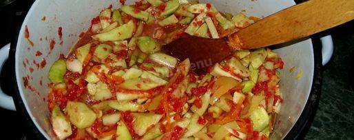 Шаг 4: лечо из огурцов и болгарского перца на зиму