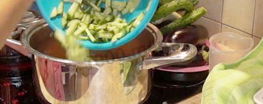 Шаг 4: лечо из огурцов с помидорами на зиму