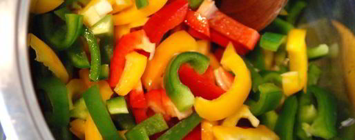 Шаг 1: лечо с колбасой