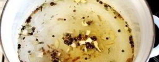 Шаг 1: лисичек маринованных соленых