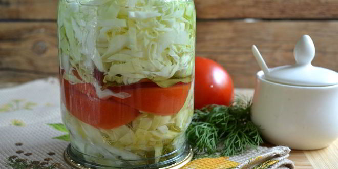 Рецепт маринованной капусты с помидорами