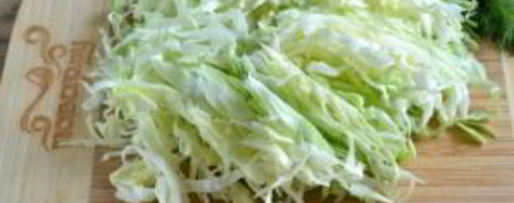 Шаг 1: маринованной капусты с помидорами