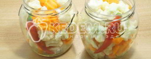 Шаг 6: маринованной цветной капусты с морковью