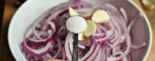 Шаг 2: маринованного красного лука