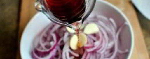 Шаг 3: маринованного красного лука