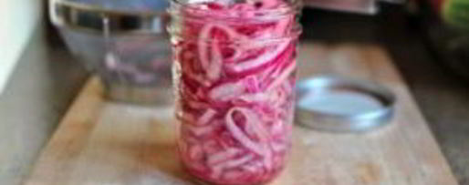 Шаг 7: маринованного красного лука