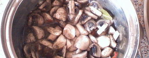 Шаг 3: маринованных грибочков