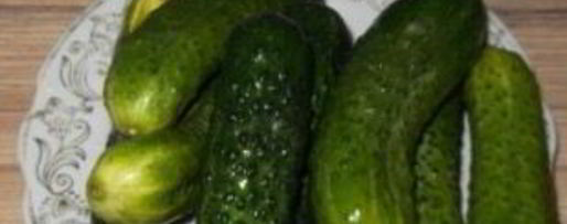 Шаг 1: маринованных огурцов с морковкой и луком