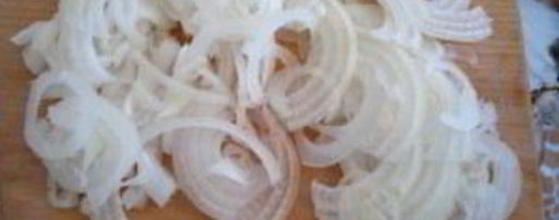 Шаг 2: маринованных огурцов с морковкой и луком