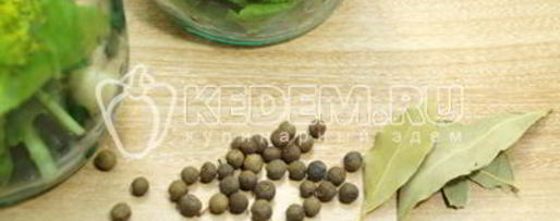 Шаг 3: маринованных огурцов в литровых банках