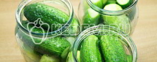 Шаг 5: маринованных огурцов в литровых банках