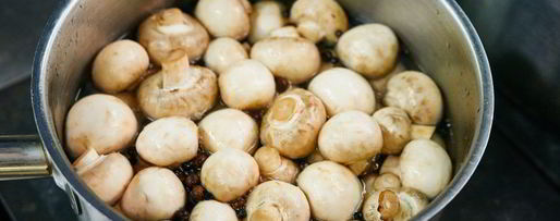 Шаг 3: маринованных шампиньонов