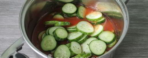 Шаг 7: огурцов в томатной заливке на зиму