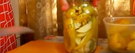 Шаг 3: перца с яблокамии на зиму