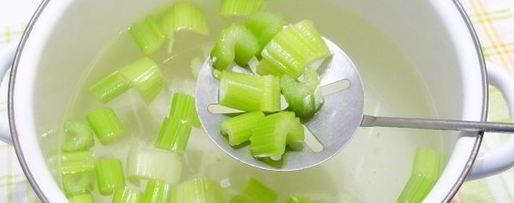 Шаг 9: помидоров, квашенных с чесноком и зеленью