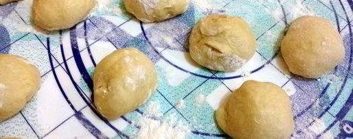 Шаг 1: булочек с повидлом