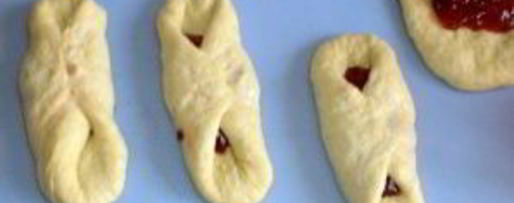 Шаг 4: латвийских булочек с повидлом