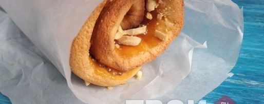 Шаг 10: рулета с повидлом и арахисом