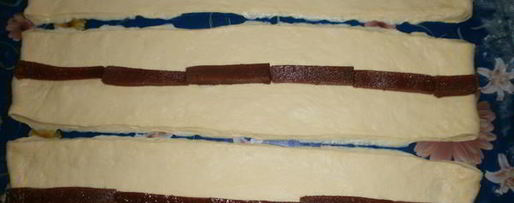 Шаг 7: слойки с повидлом