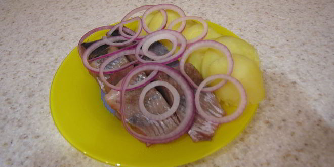 Рецепт домашней малосольной сельди