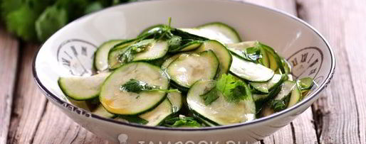 Шаг 7: малосольных кабачков