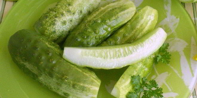 Рецепт малосольных огурчиков в кастрюле