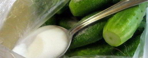 Шаг 4: малосольных огурцов