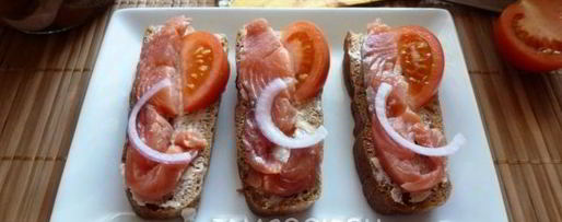 Шаг 6: соленой горбуши с луком в масле