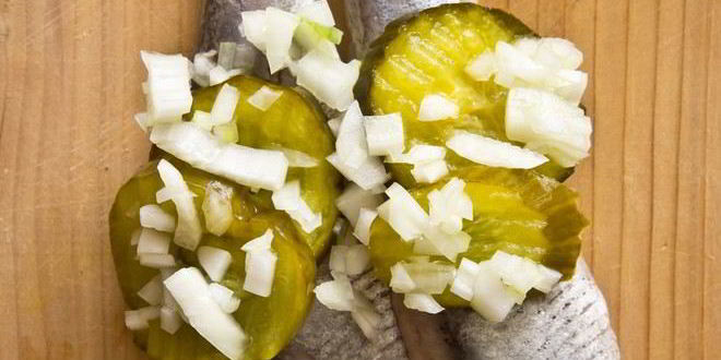 Рецепт соленой селедки целиком