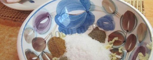 Шаг 2: соленого сала с перцем и чесноком