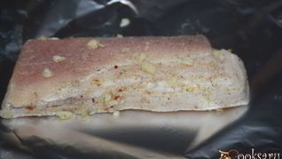 Рецепт Вкусного домашнего сала с чесноком и белым перцем