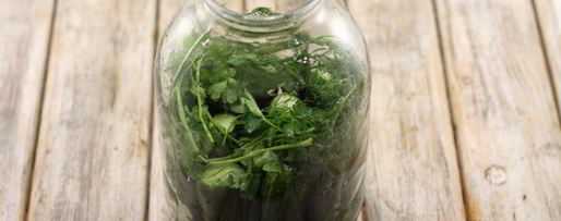 Шаг 2: соленых огурцов в банке на зиму