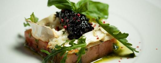 Шаг 6: арбуза с козьим сыром и луковым вареньем