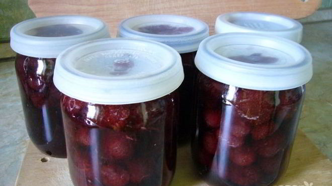 Рецепт Клубничного варенья с целыми ягодами