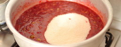 Шаг 4: конфитюра из крыжовника с лимоном и мелиссой