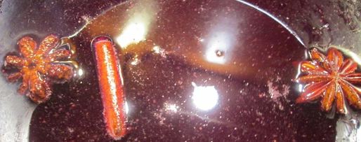 Шаг 1: сливового варенья с пряностями в вине