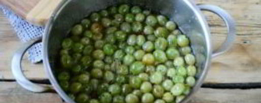 Шаг 2: варенья из крыжовника изумрудное