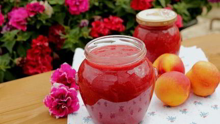 Рецепт Варенья из нектаринов и слив с ванилью