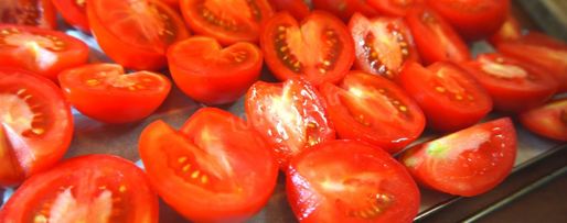 Шаг 3: вяленых томатов проще не бывает в духовке на зиму