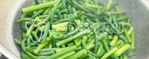 Шаг 5: закусочных чесночных стрелок