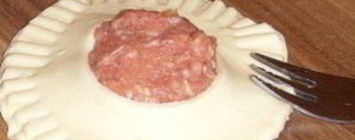 Шаг 2: беляшей из слоеного теста