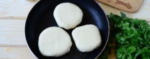 Шаг 7: беляшей с помидорами и сыром