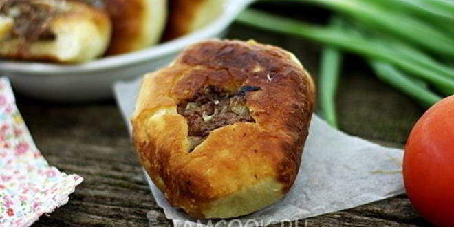 Рецепт пышных беляшей на сковороде